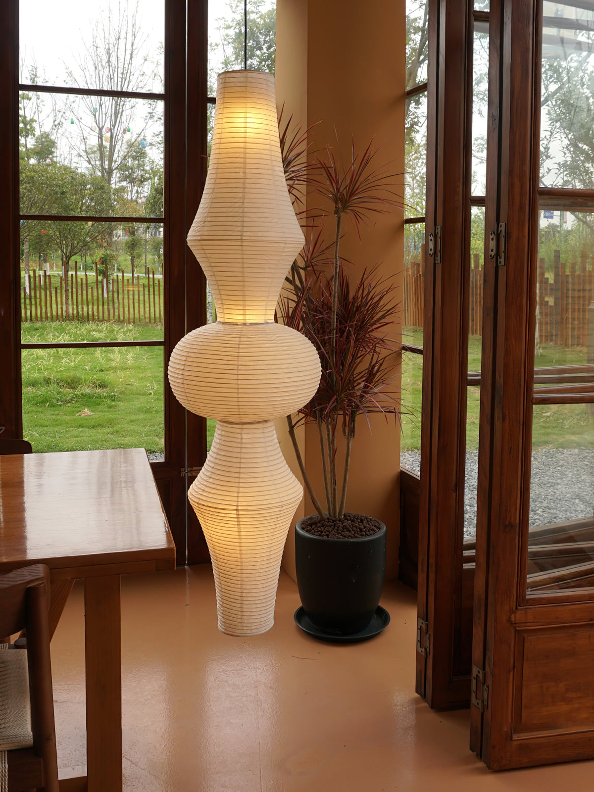 Lámpara de techo artesanal de papel con pantalla cilíndrica blanca, luminaria colgante con casquillo E26/E27 para dormitorio, sala de estar y comedor, luz ambiental moderna | Thomler