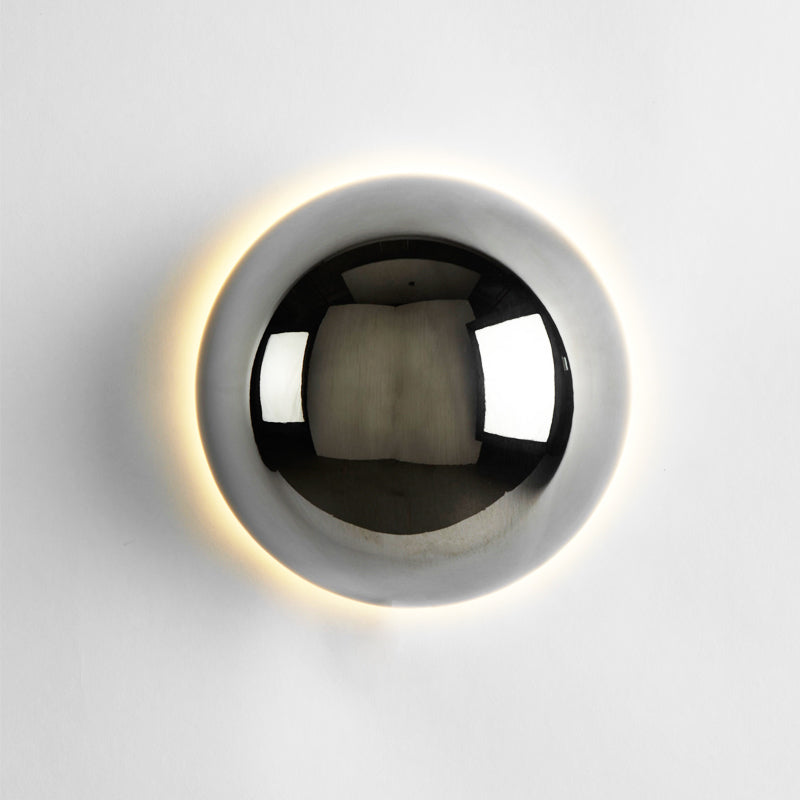 Sphärische Glas-Wandleuchte mit Eisenakzent – LED-Ambientebeleuchtung für Eingangsbereich, Schlaf- und Wohnzimmer – moderne, minimalistische Wohnraumleuchte | Thomler