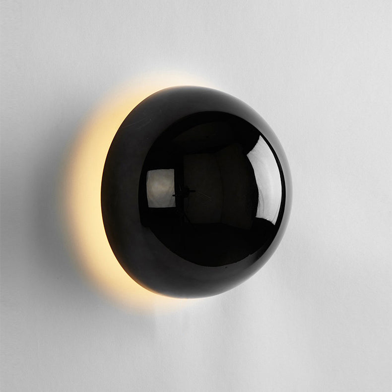 Sphärische Glas-Wandleuchte mit Eisenakzent – LED-Ambientebeleuchtung für Eingangsbereich, Schlaf- und Wohnzimmer – moderne, minimalistische Wohnraumleuchte | Thomler