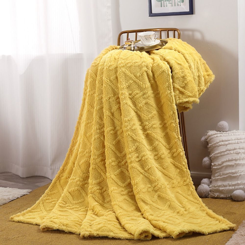 Plush Textured Fleece Throw Blanket – Breathable 3D Knit Design for Couch, Bed & Travel