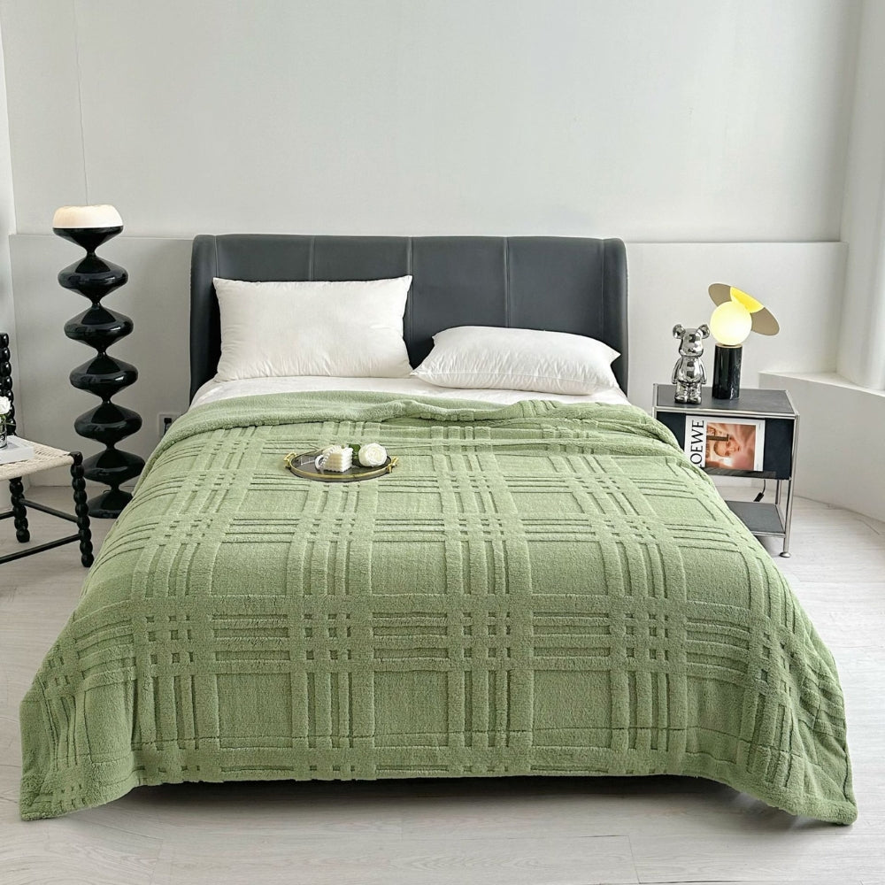 Double-Layer Microfiber Throw Blanket with Raised Checkered Texture – Lightweight Plush Knit in 7 Colors