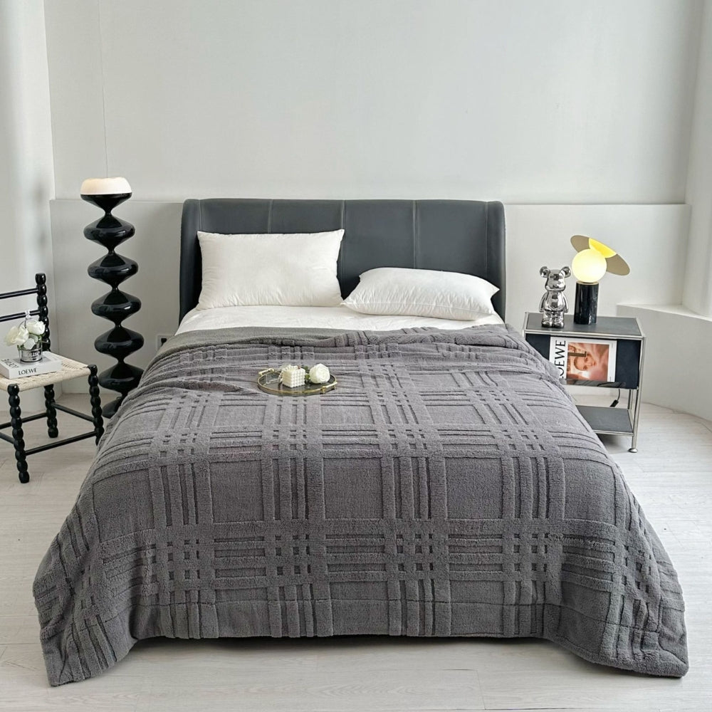 Double-Layer Microfiber Throw Blanket with Raised Checkered Texture – Lightweight Plush Knit in 7 Colors