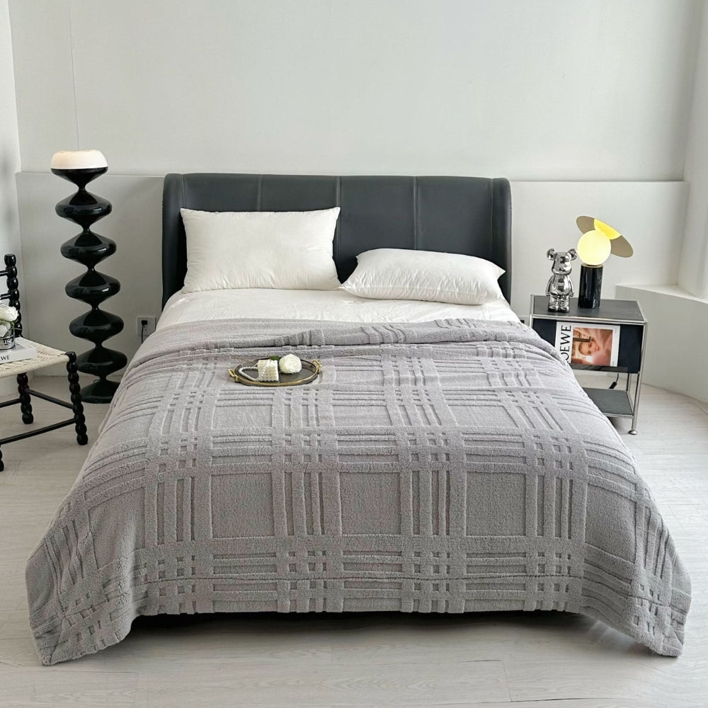 Double-Layer Microfiber Throw Blanket with Raised Checkered Texture – Lightweight Plush Knit in 7 Colors