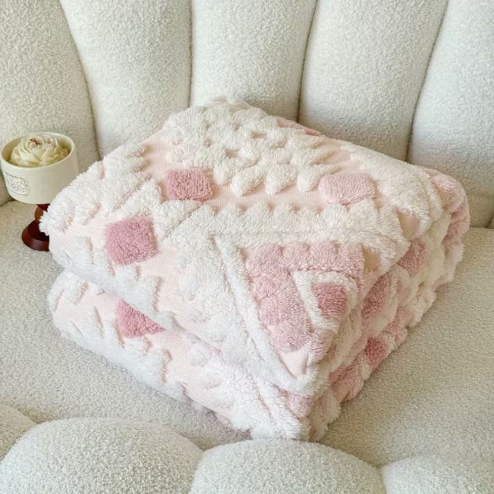 Diamond Pattern Two-Layer Microfiber Throw Blanket – Retro Style, Soft & Machine Washable for Bed, Couch & Chair