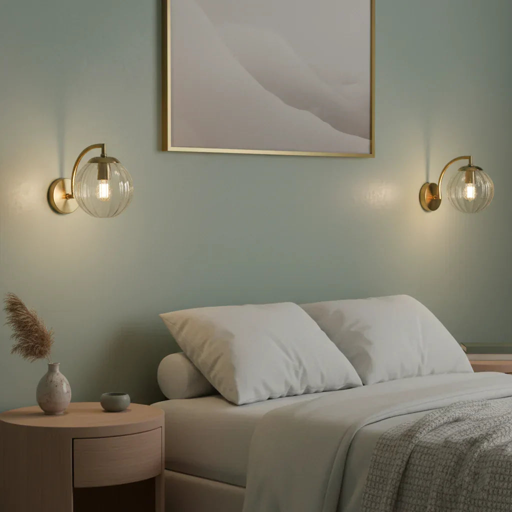 Kugel-Wandleuchte 9-Zoll Goldarm geriffeltes Rauchglas Sphäre Leuchte Schlafzimmer Nachttisch Leselampe Flur Eingang Art Déco Retro Modern | Thomler