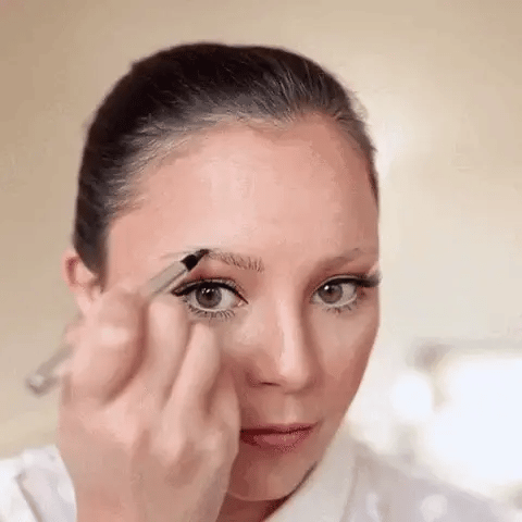Microblading-Augenbrauenstift mit Vier-Zacken-Spitze und langanhaltender Formel für natürlich wirkende Härchenzeichnung