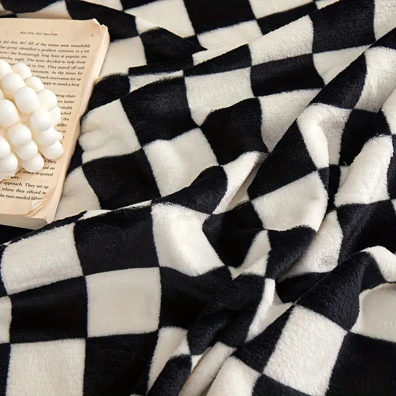 Checkered Throw Blanket – Heavyweight Fleece for Couch, Bed & Living Room