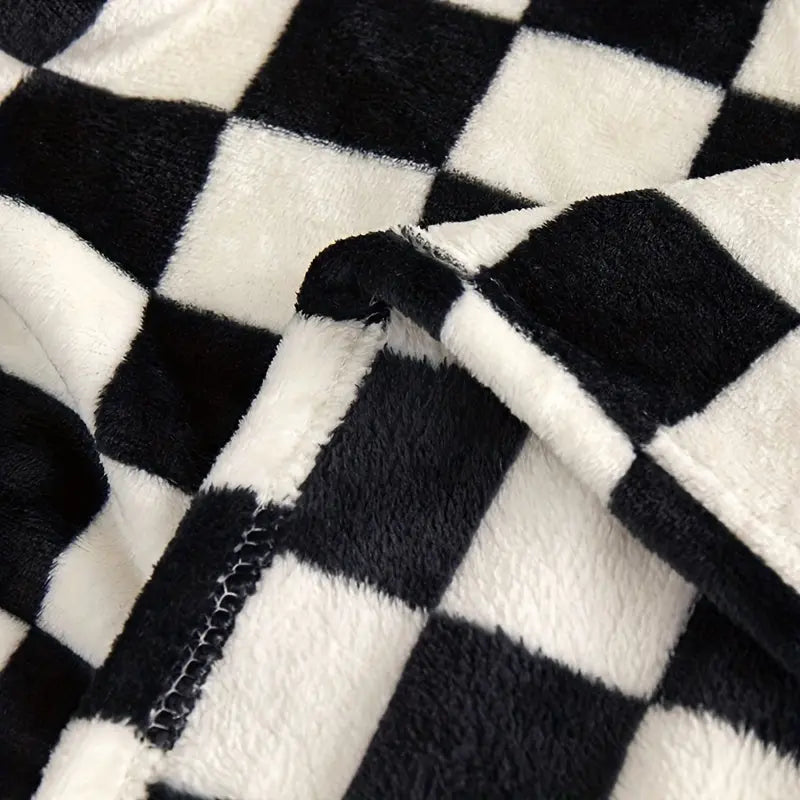 Checkered Throw Blanket – Heavyweight Fleece for Couch, Bed & Living Room