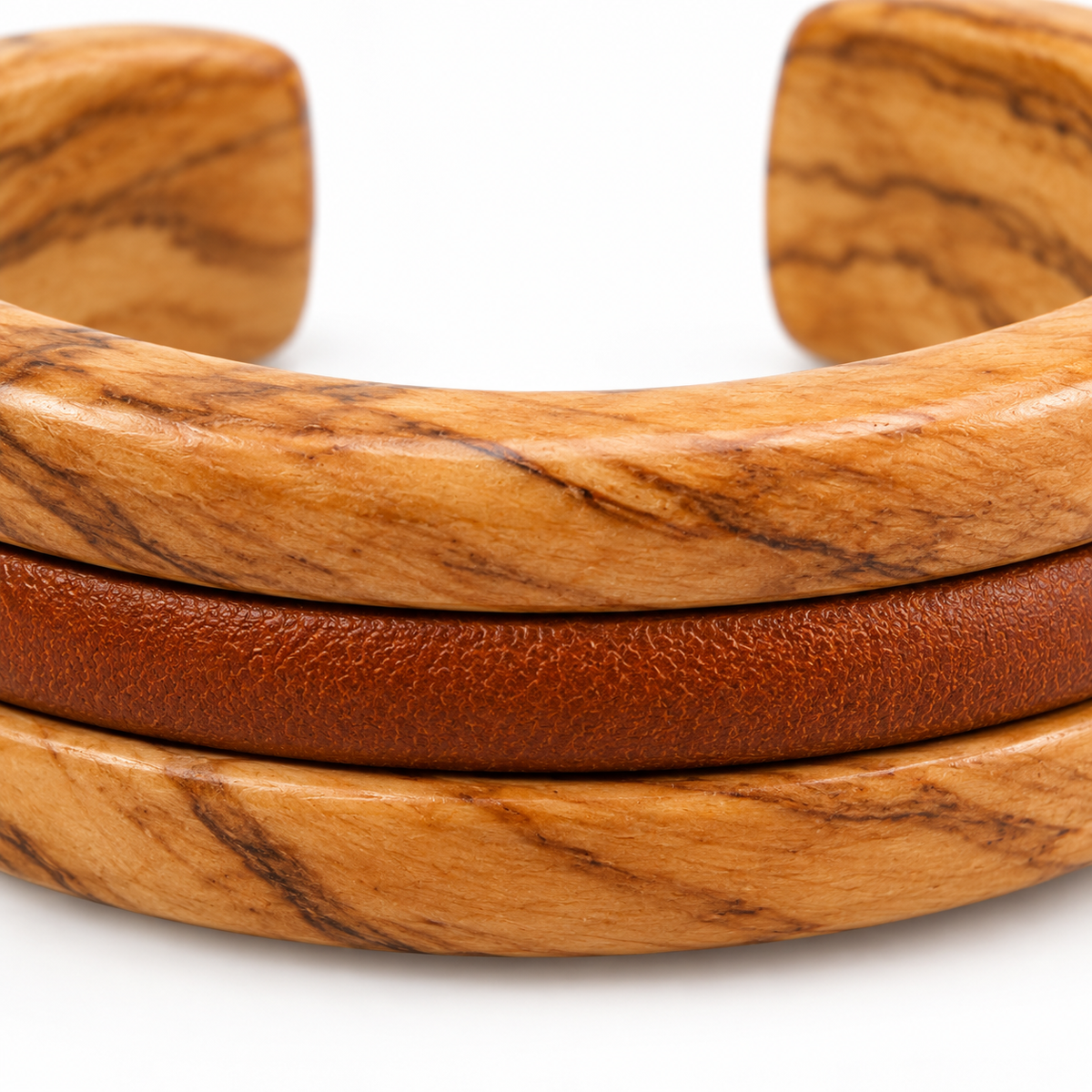 Pulsera de madera de 2.5 pulgadas con detalle de piel vegana
