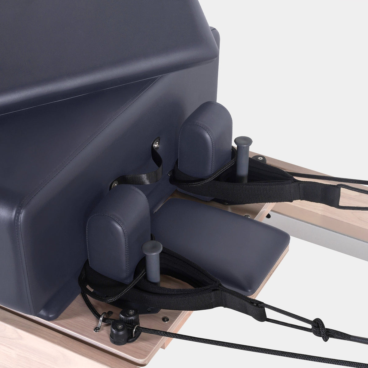 Classic Pilates Reformer — detail 22