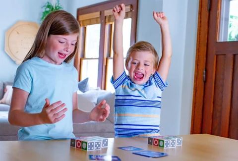 Muster-Legespiel für Kinder – Lernpuzzle mit 20 Bausteinen & 60 Aufgabenkarten für Kinder ab 3 Jahren | Thomler