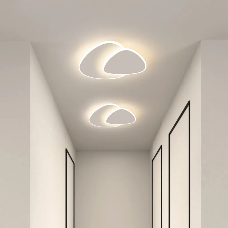 Lámpara de techo LED escultural de montaje empotrado de 16-20 pulgadas, acrílico en capas, color blanco, para dormitorio, pasillo, iluminación superior contemporánea, decoración de interiores del hogar | Thomler