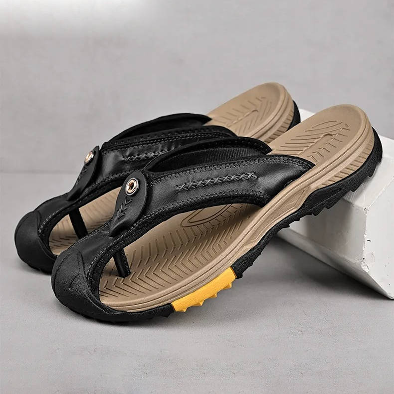 Dichte slippers voor heren met antislip rubberen zool en sneldrogend materiaal
