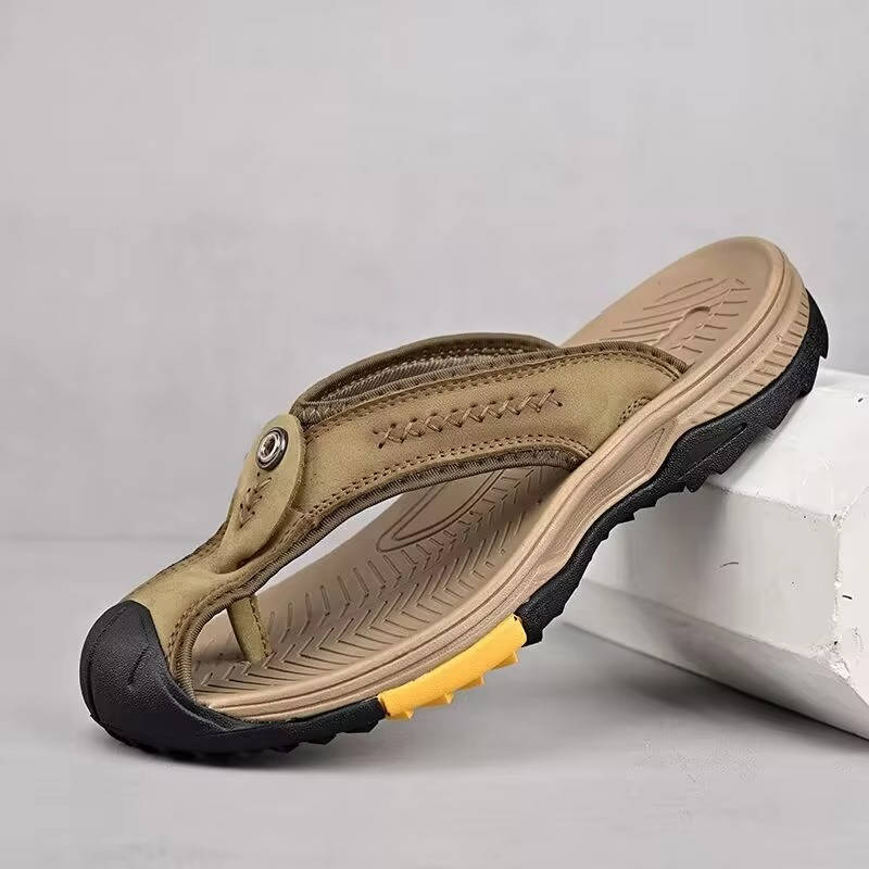 Dichte slippers voor heren met antislip rubberen zool en sneldrogend materiaal