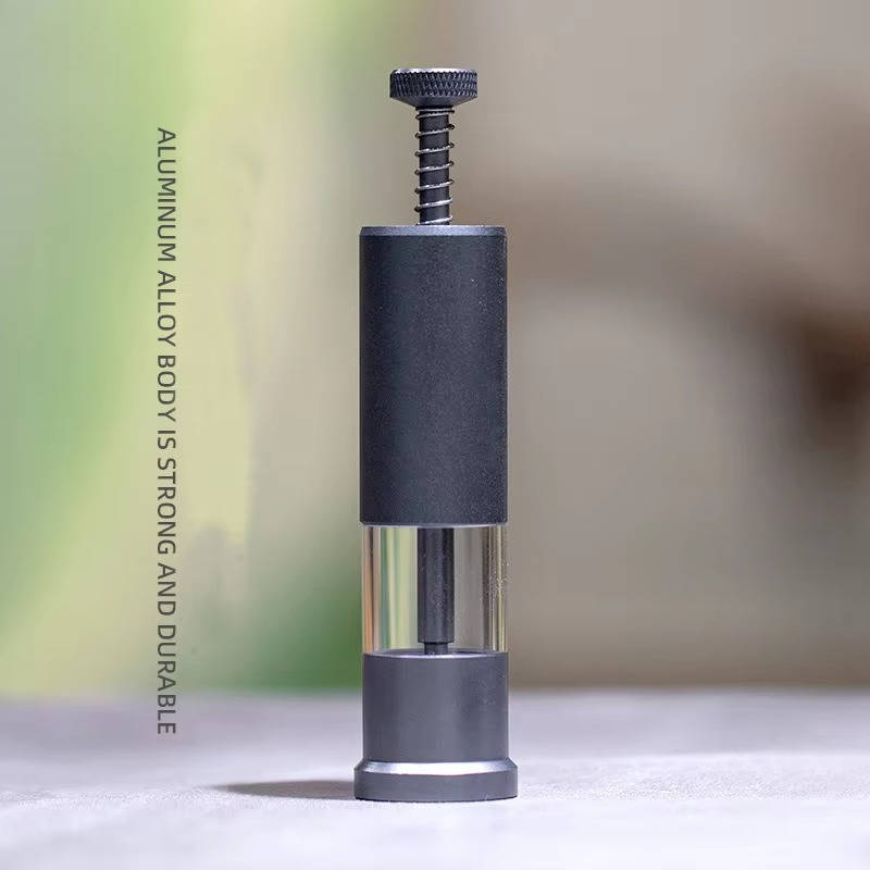 Mini visvoerautomaat voor aquarium