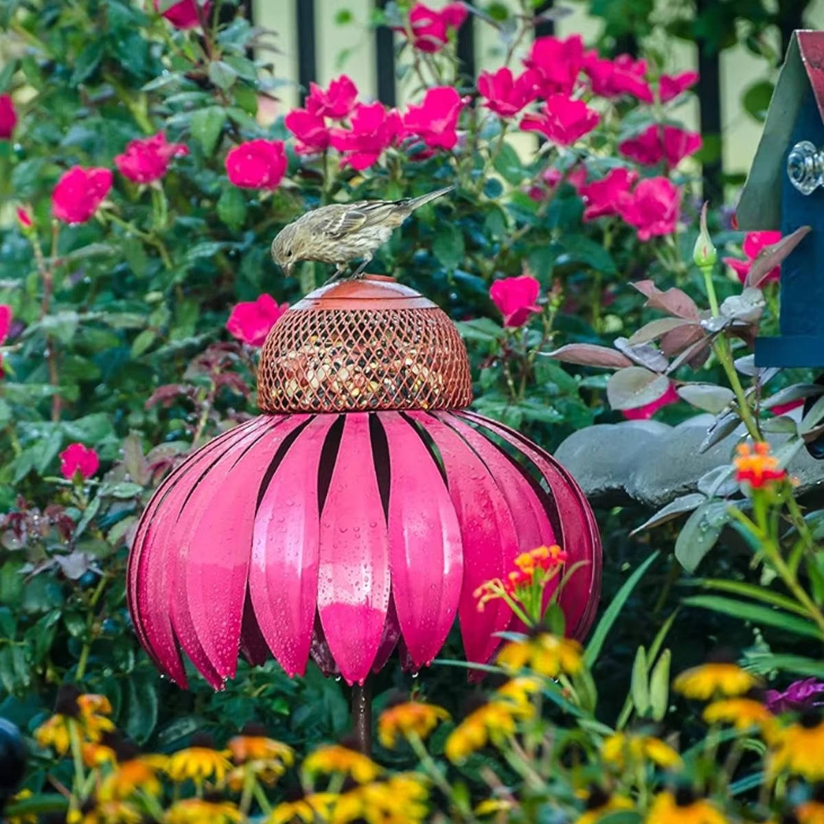 Vogelvoederbak voor buiten in de vorm van een bloem