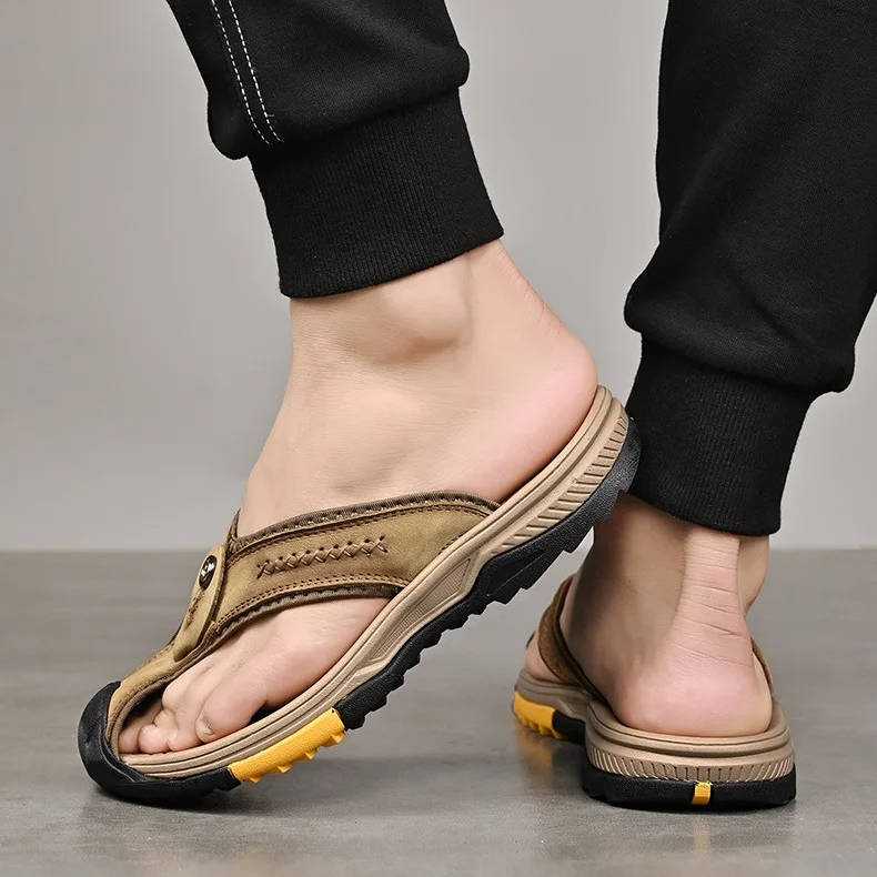 Dichte slippers voor heren met antislip rubberen zool en sneldrogend materiaal