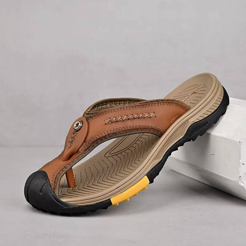 Dichte slippers voor heren met antislip rubberen zool en sneldrogend materiaal