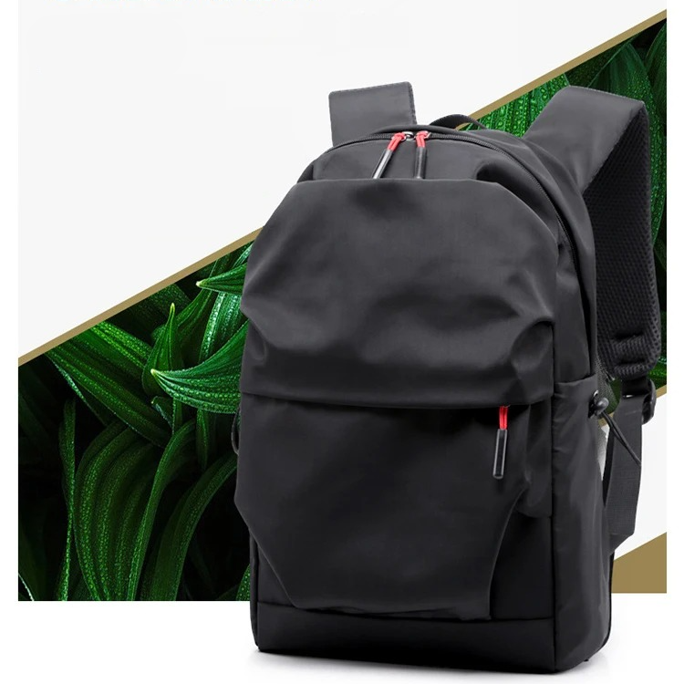 Minimalistische zwarte rugzak