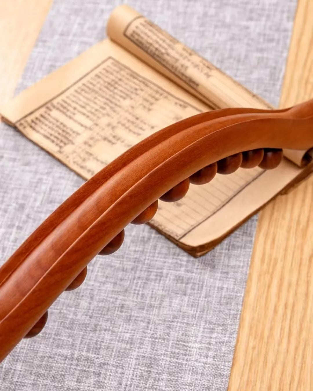 Handmatig hulpmiddel voor spierontspanning bij nek-, schouder- en rugspanning | Deep tissue schraapmassageapparaat voor thuis en in de sportschool | Ergonomisch hulpmiddel voor zelfzorg | Thomler