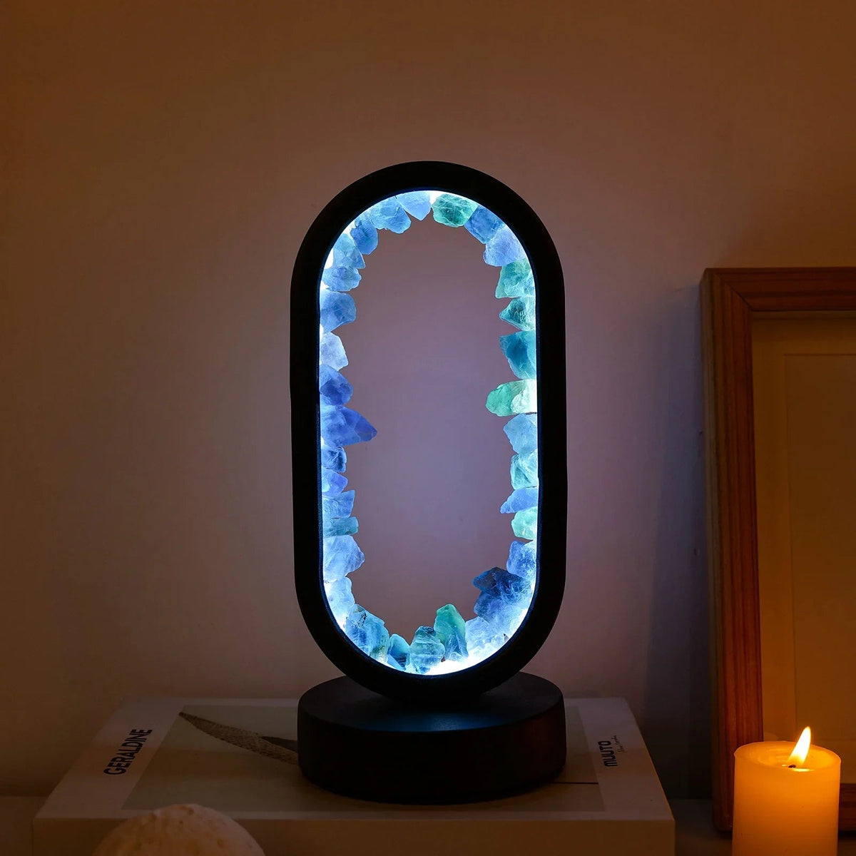 Amethyst-Kristall-Akzentlampe 8 Zoll, lilafarbenes Licht für Nachttische, Meditationsräume, Yogaräume, handgefertigte Edelsteinleuchte, E14-Fassung, max. 10 W | Thomler