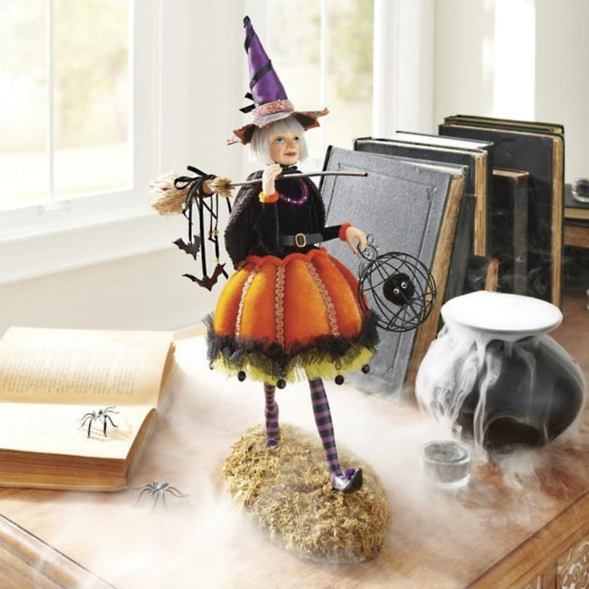 Halloween Witch Figurine Decorative Resin Figure For Indoor Display Lightweight Design Halloween Decor