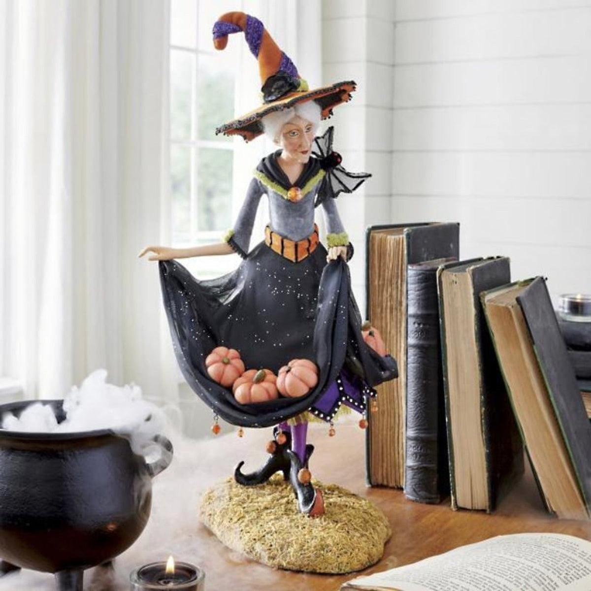 Halloween Witch Figurine Decorative Resin Figure For Indoor Display Lightweight Design Halloween Decor