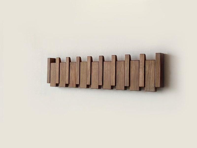 Handgefertigte Garderobe aus Holz