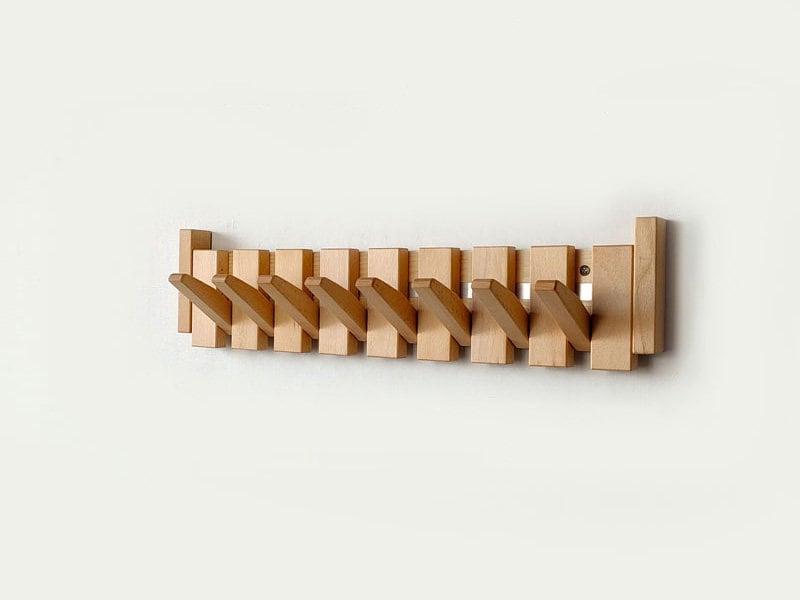 Handgefertigte Garderobe aus Holz