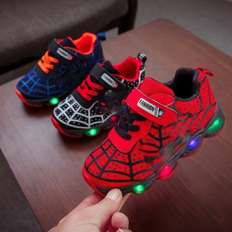 Leuchtende Kindersneaker mit LED-Sohle – Actionhelden-Klettverschluss-Schuhe für aktives Spielen, Laufen & Abenteuer | Thomler