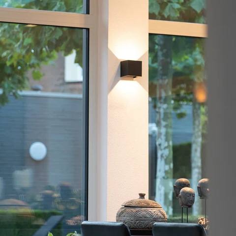 Magnetische Wandleuchte mit wiederaufladbarem Akku und einstellbarer Helligkeit