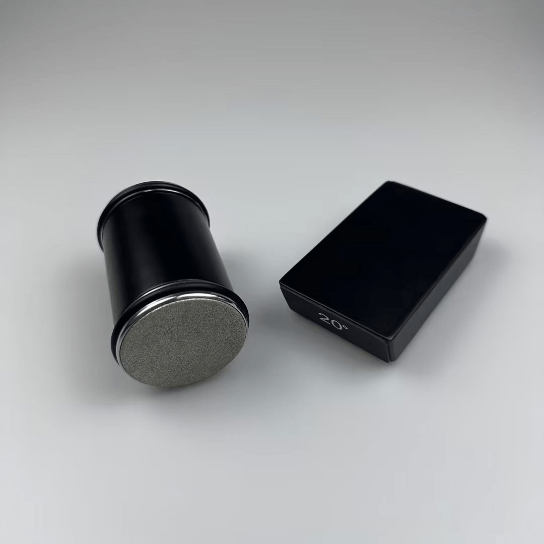 Manuelles Messerschärfsystem mit Diamant- und Keramikrollen für Kochmesser, Jagdmesser & Outdoor-Werkzeuge – Magnetische Führung mit zwei Winkeln – 10 | Thomler