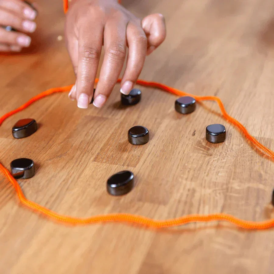 Magnetisches Strategiespiel für Kinder – Fördert Konzentration & Feinmotorik – Bildschirmfreier Familienspaß