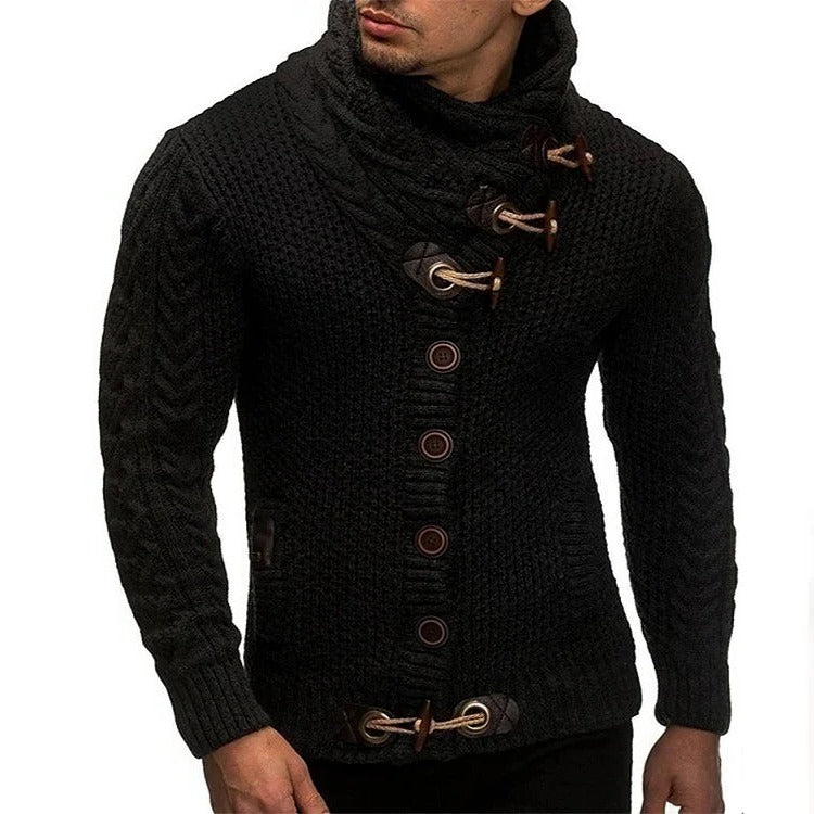 Gestrickter Pullover mit Knebelverschluss