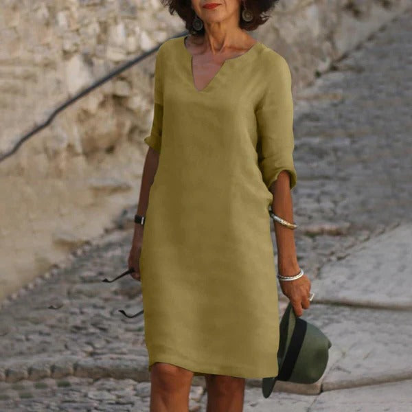 Kleid mit V-Ausschnitt und Dreiviertelarm