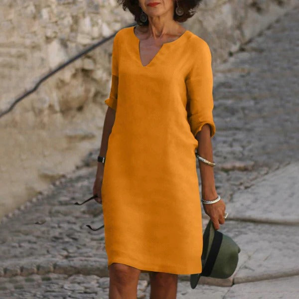 Kleid mit V-Ausschnitt und Dreiviertelarm