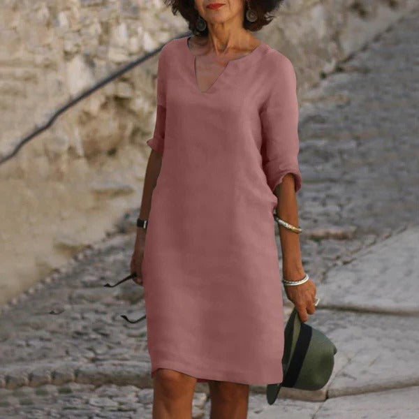 Kleid mit V-Ausschnitt und Dreiviertelarm