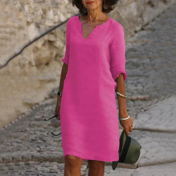 Kleid mit V-Ausschnitt und Dreiviertelarm