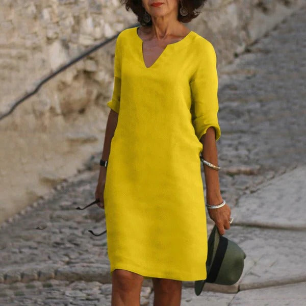 Kleid mit V-Ausschnitt und Dreiviertelarm