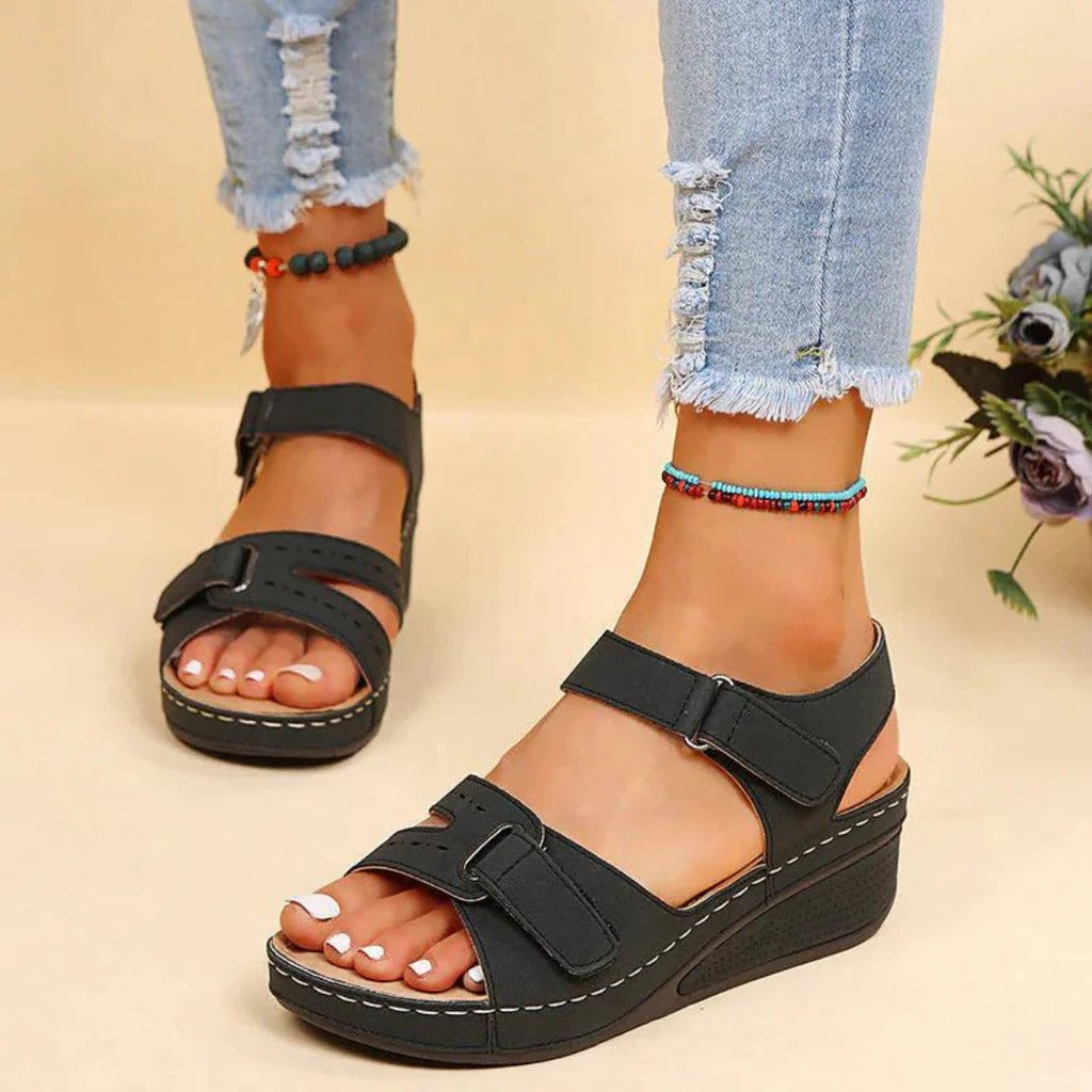 Damen-Sandalen mit offener Zehenpartie, geformtem Fußbett und flexibler Sohle