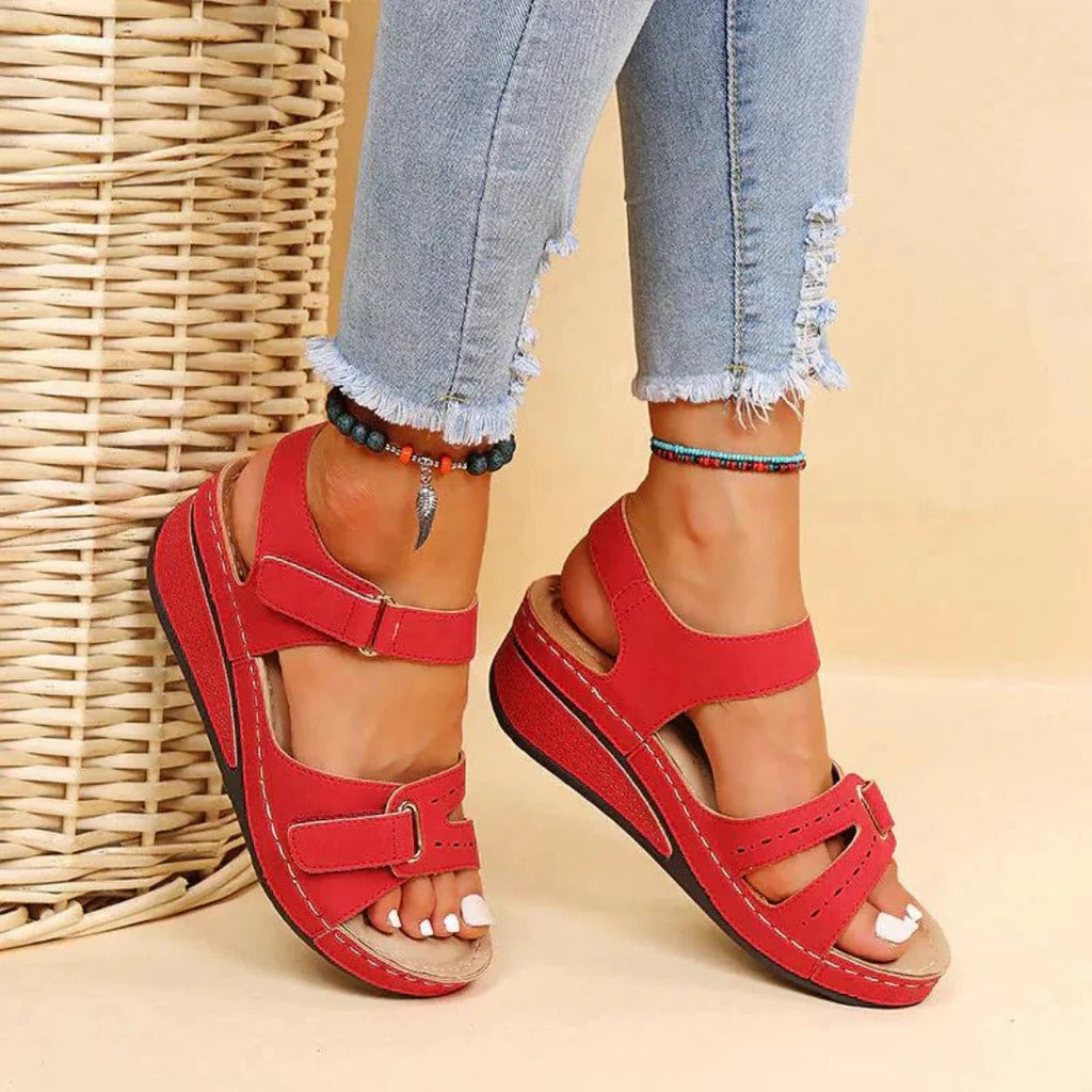 Damen-Sandalen mit offener Zehenpartie, geformtem Fußbett und flexibler Sohle