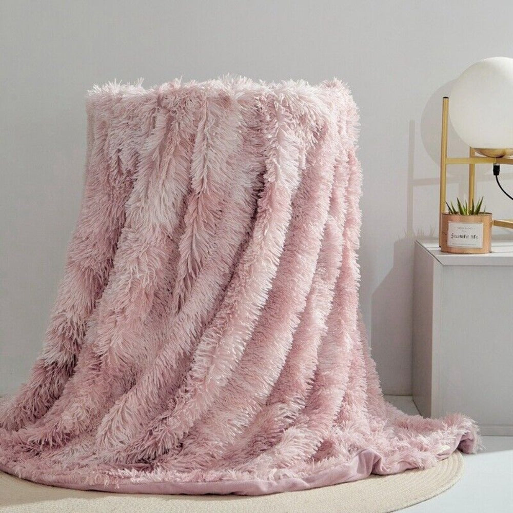 Reversible Plush Faux Fur Throw – Soft Microfiber Backing for Couch, Bed & Travel