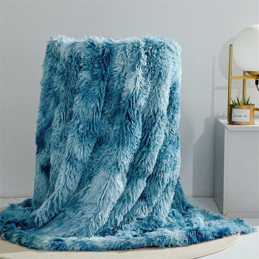 Reversible Plush Faux Fur Throw – Soft Microfiber Backing for Couch, Bed & Travel