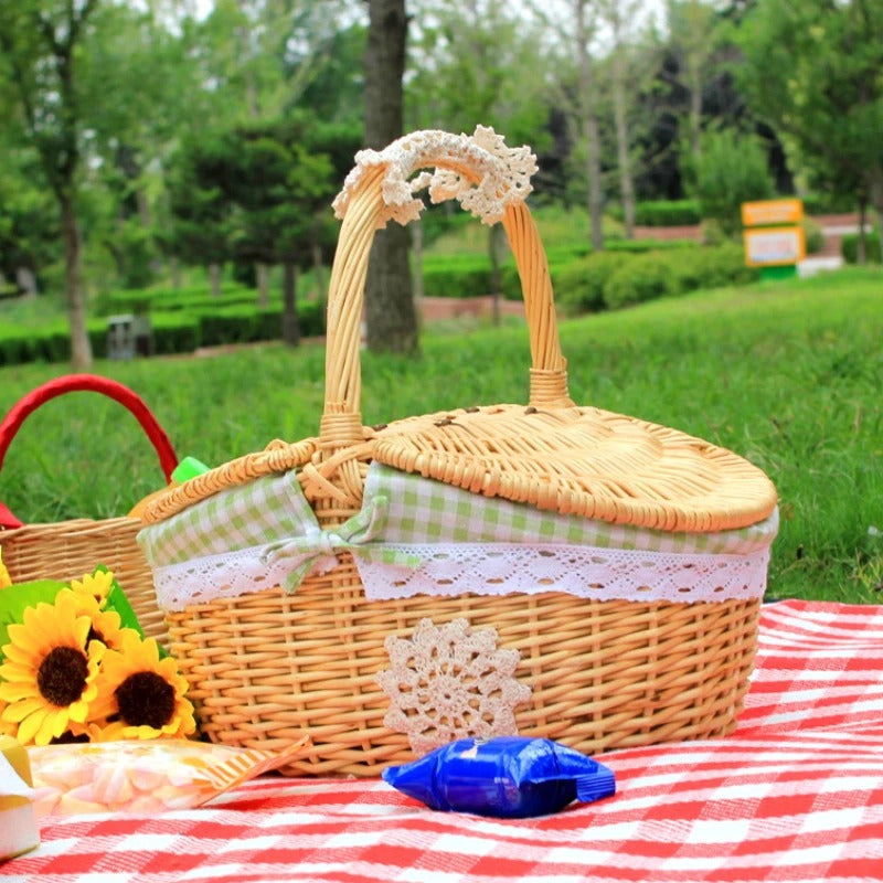 Ovaler Weiden-Picknickkorb mit zwei Deckeln und herausnehmbarem Baumwollinlett