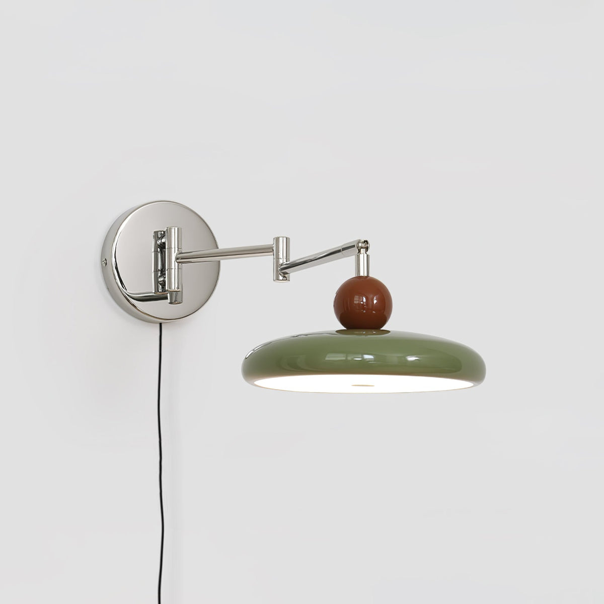 Aplique compacto enchufable con temperatura LED ajustable y detalles cromados para dormitorio, sala de estar, pasillo y rincón de lectura | Iluminación interior moderna | Thomler