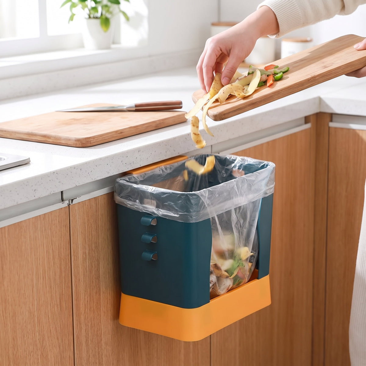 Soporte para basura de cocina con práctico soporte para bote de basura para una fácil eliminación de residuos