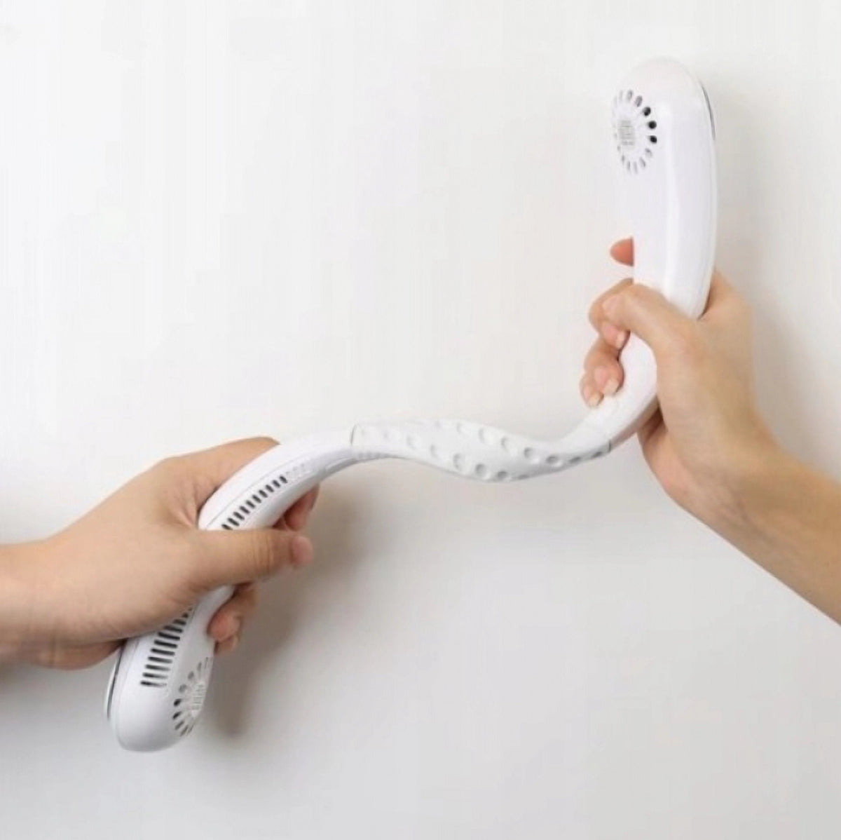 Hands-free draagbare persoonlijke koelventilator voor de zomer buiten, reizen, sportschool en woon-werkverkeer — Oplaadbare bladeloze nekventilator | Thomler