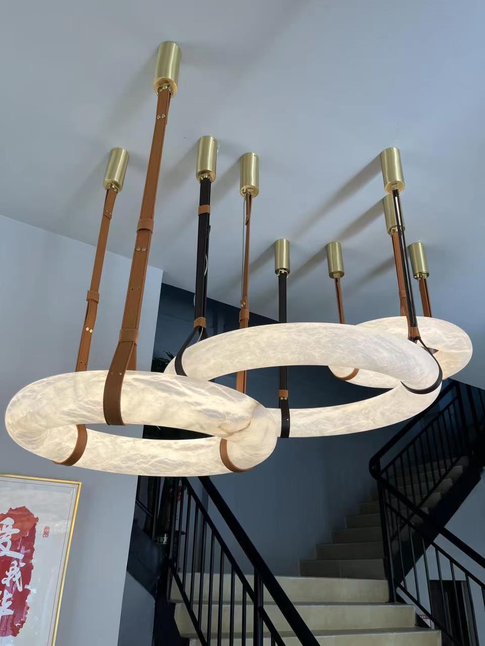 LED-Ring-Deckenleuchte aus Alabaster – Verstellbarer Halo-Kronleuchter für offene Essbereiche, große Wohnräume & Gastronomie – 120 cm Kreis-Hängeleuchte | Thomler