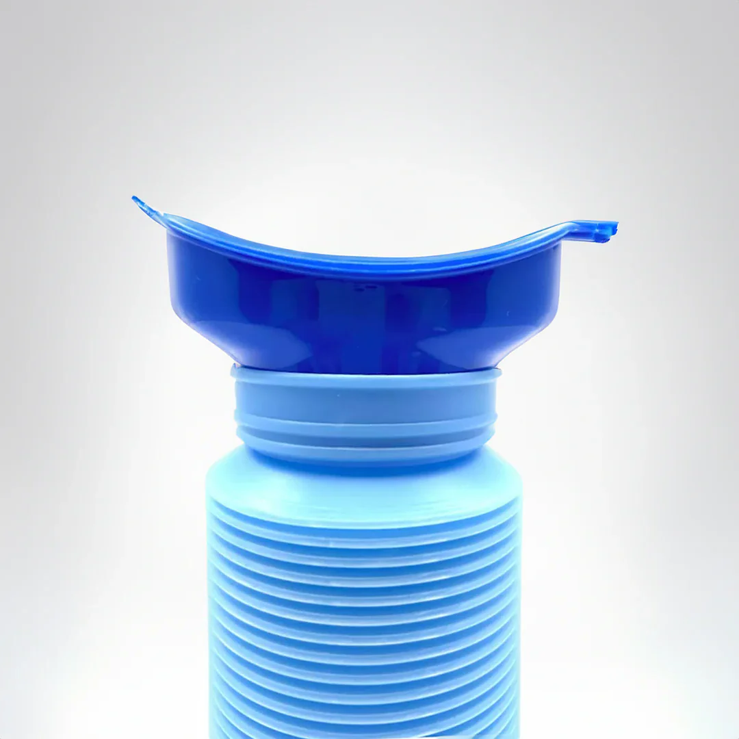 Tragbare Urinflasche mit zwei Adaptern und flexiblem Schlauch, 750 ml