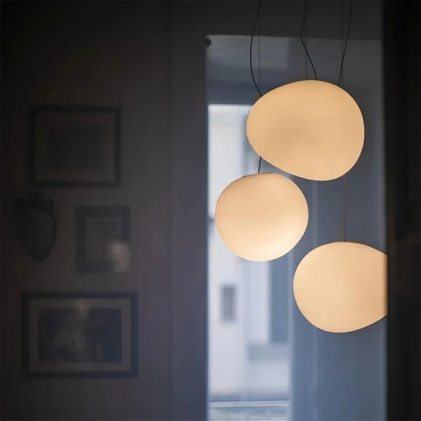 Plafondlamp met matglazen bol en verstelbaar snoer voor eetkamer, keukeneiland, slaapkamer, hal, plafondverlichting, modern accent van ijzer | Thomler